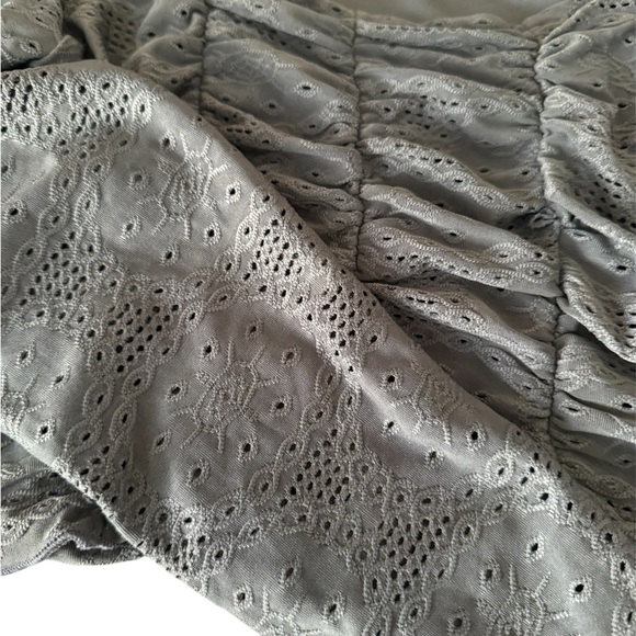 URBAN Romantics Gray Ruched Long Sleeve Crop Top, Size S - Picture 4 of 5